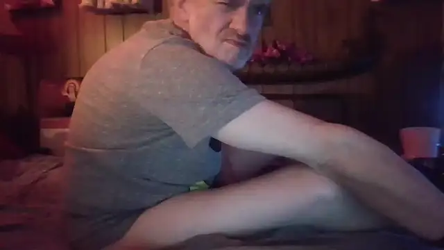 Snapshot of Makowboy chatting on February 11, 1:09 pm Makowboy online show from February 11, 1:09 pm