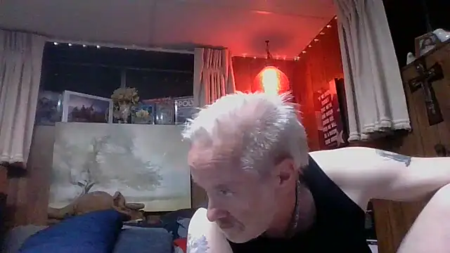 Snapshot of Makowboy chatting on January 30, 6:24 am Makowboy online show from January 30, 6:24 am