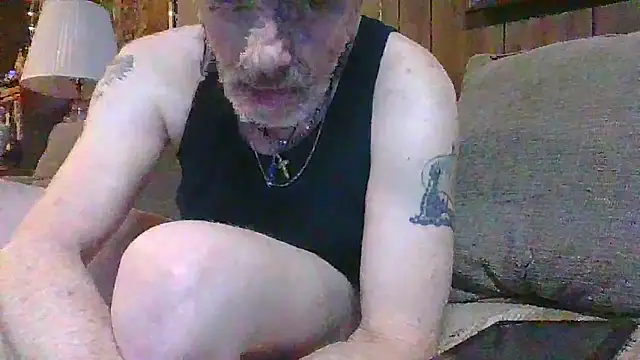 Snapshot of Makowboy chatting on December 7, 9:00 pm Makowboy online show from December 7, 9:00 pm