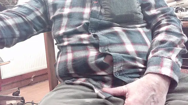 Snapshot of HaraldGermany chatting on October 13, 5:19 pm HaraldGermany online show from October 13, 5:19 pm