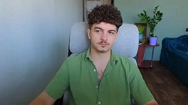 Remy Miles online show from June 8, 4:46 am