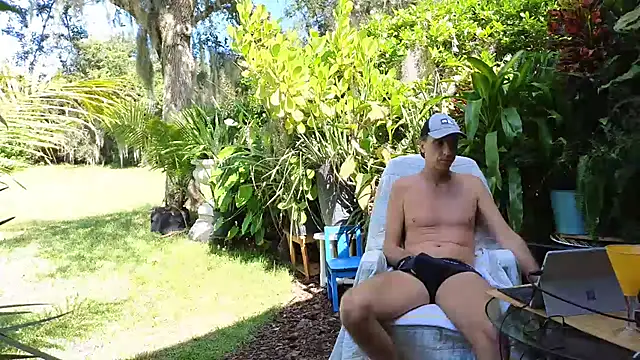 Snapshot of eliberator1777 chatting on October 16, 6:16 pm eliberator1777 online show from October 16, 6:16 pm