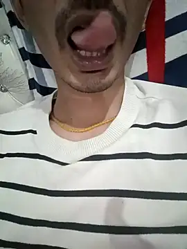 Snapshot of dreamtoungelick69 chatting on December 12, 7:37 pm dreamtoungelick69 online show from December 12, 7:37 pm