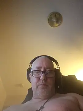 kikifrancky online show from December 31, 8:12 pm