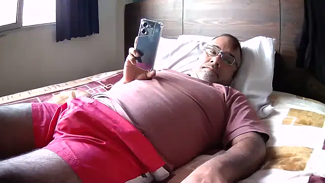 PhillDrake11 online show from April 4, 7:00 pm