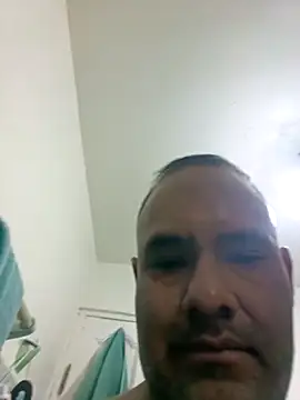 Snapshot of PhillDrake11 chatting on September 18, 11:29 pm PhillDrake11 online show from September 18, 11:29 pm