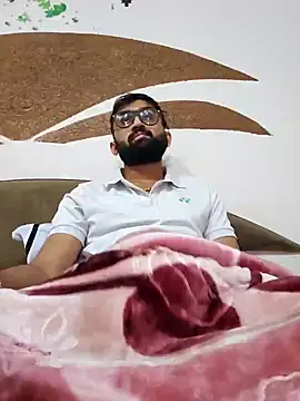 Snapshot of love4shownude chatting on December 27, 2:47 am love4shownude online show from December 27, 2:47 am