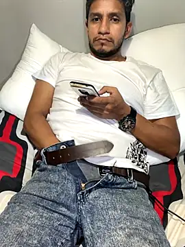 Snapshot of Darkdickhard chatting on October 19, 1:54 am Darkdickhard online show from October 19, 1:54 am