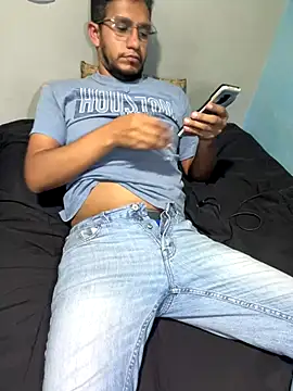 Snapshot of Darkdickhard chatting on October 2, 3:43 am Darkdickhard online show from October 2, 3:43 am