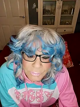 juniperberi29 online show from November 29, 12:23 am