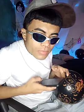 Snapshot of pinedasex777 chatting on October 8, 11:03 am pinedasex777 online show from October 8, 11:03 am