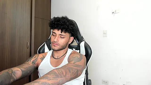 Alessandro Vanni online show from December 8, 5:44 pm