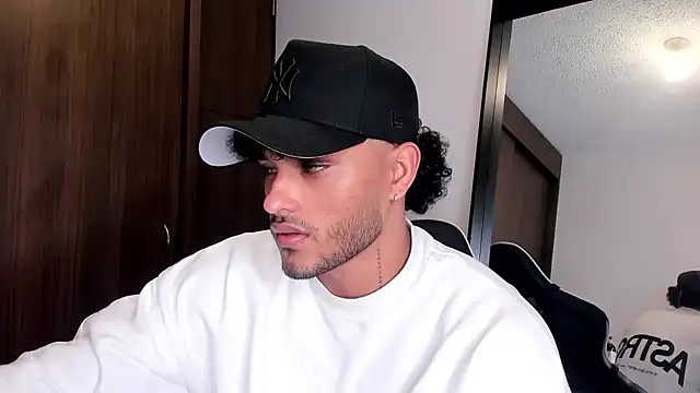 Alessandro Vanni online show from December 23, 10:44 pm