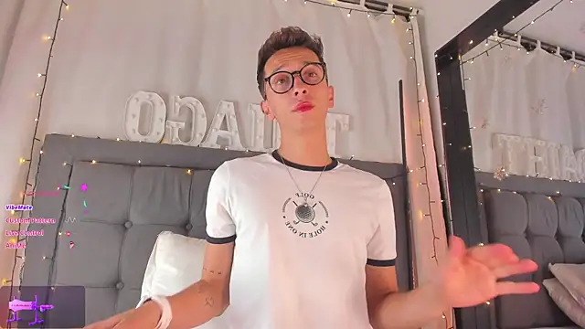 Thiago jones online show from January 9, 12:57 am