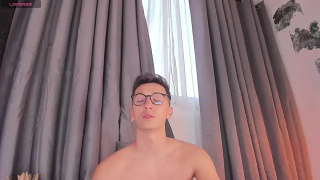 Thiago jones online show from November 11, 9:53 pm