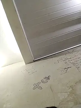 Snapshot of Nick02937 chatting on September 10, 6:12 am Nick02937 online show from September 10, 6:12 am