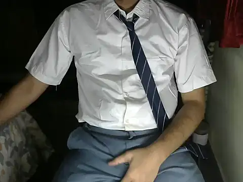 Snapshot of aloneboy1996 chatting on October 27, 7:05 pm aloneboy1996 online show from October 27, 7:05 pm