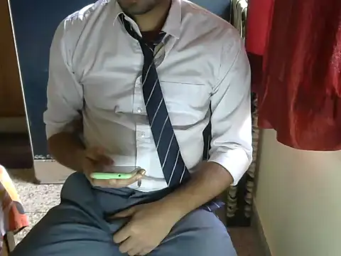 Snapshot of aloneboy1996 chatting on October 11, 7:34 am aloneboy1996 online show from October 11, 7:34 am