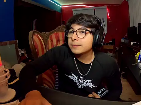 Nathanroberts111 online show from November 11, 4:28 am