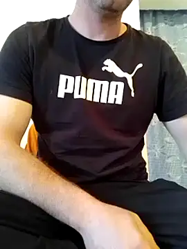 Snapshot of Rolandxxxr chatting on March 11, 7:04 am Rolandxxxr online show from March 11, 7:04 am