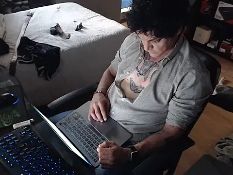 GruesoMexico online show from March 31, 12:01 am