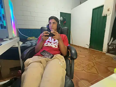 Max TheHorseDick online show from April 9, 5:05 am