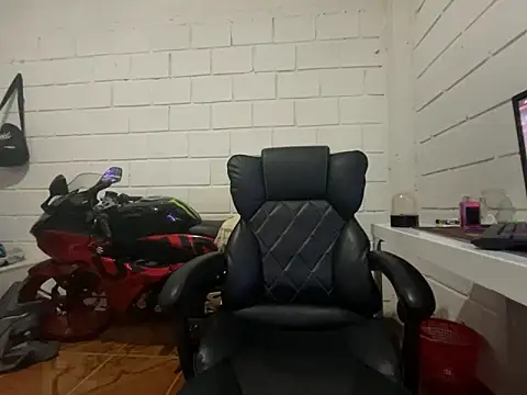 Max TheHorseDick online show from December 4, 12:06 am