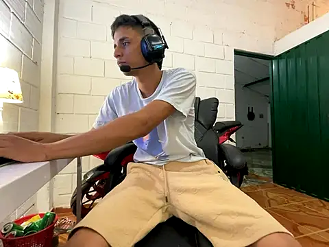 Max TheHorseDick online show from September 25, 2:54 am