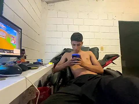 Max TheHorseDick online show from October 23, 3:54 am