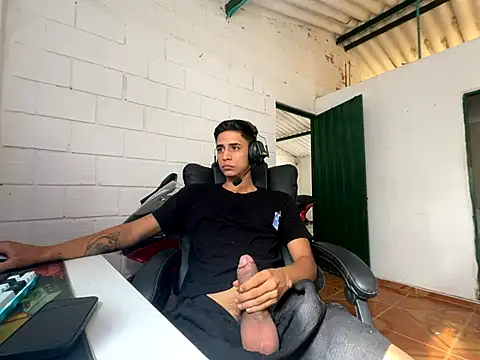 Max TheHorseDick online show from September 10, 1:43 pm