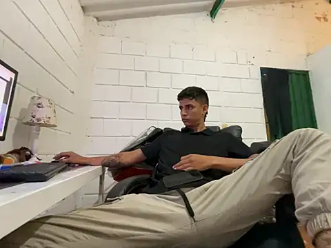 Max TheHorseDick online show from October 3, 12:37 am