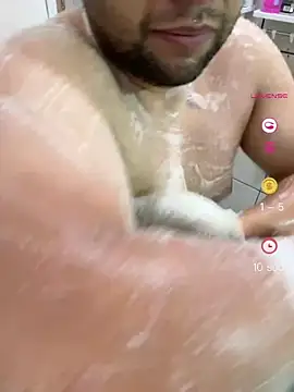 JuanPa secret online show from August 3, 4:02 pm