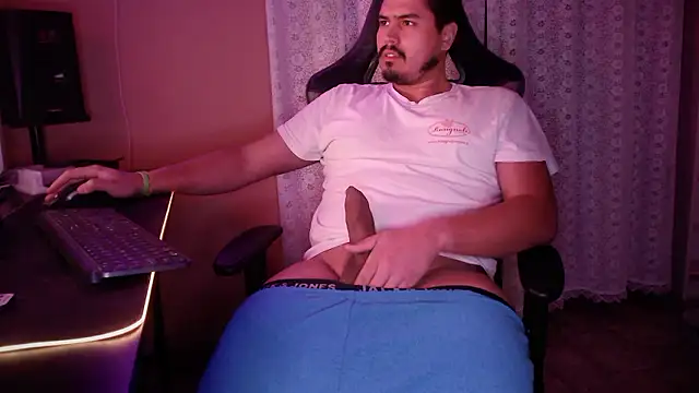 fernan redsxxx online show from December 2, 8:42 pm