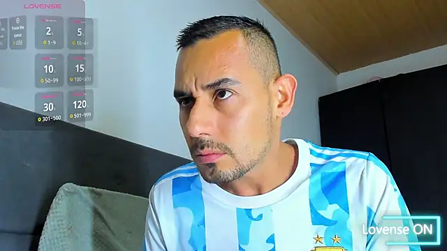 jhonyalzate2 online show from November 12, 3:23 am