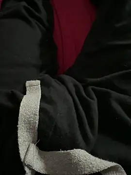 Snapshot of j1991j chatting on October 21, 9:39 pm j1991j online show from October 21, 9:39 pm