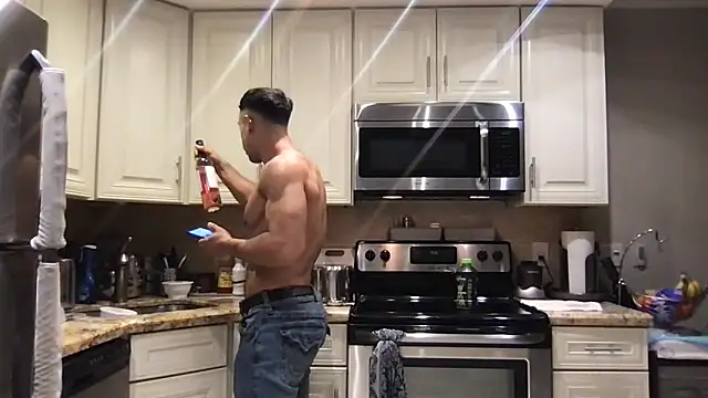 BigGuyMuscle online show from April 11, 1:57 am