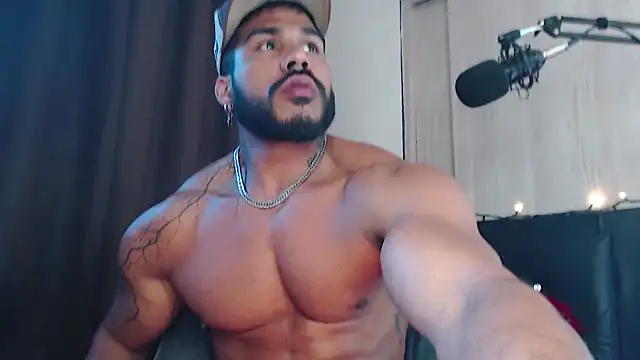 Artemis Kazttman online show from January 2, 1:08 pm