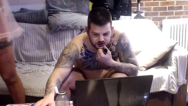 ShadowyIron online show from March 1, 11:59 pm