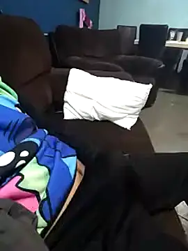 AlexAlejandro13 online show from December 5, 6:45 pm