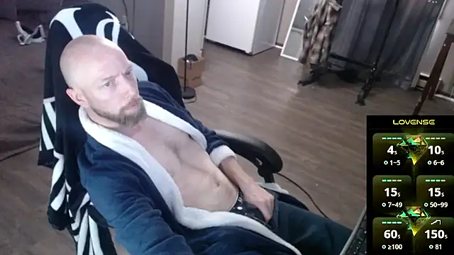 MaxRouger online show from March 1, 3:55 pm