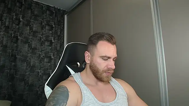 Thori92 online show from December 9, 7:35 pm