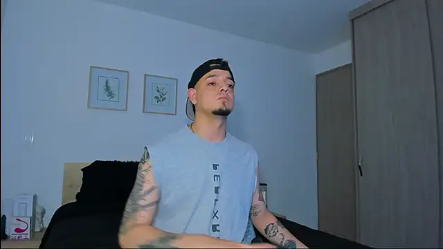 alejandro calderon1 online show from December 20, 7:04 am