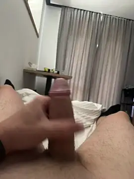 Gabriel892619 online show from July 17, 12:34 pm