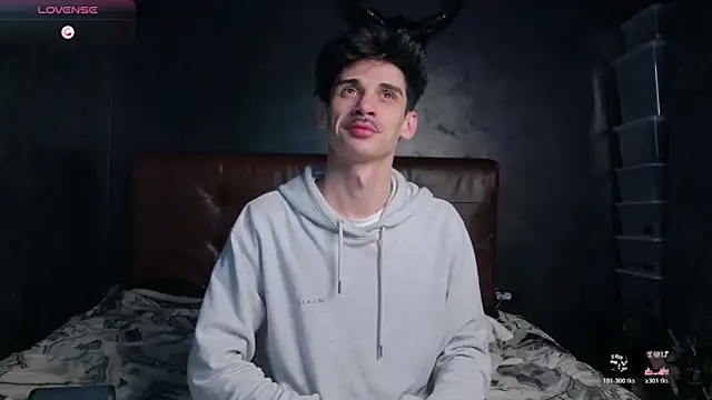 DanielCrush1 online show from February 19, 9:17 am