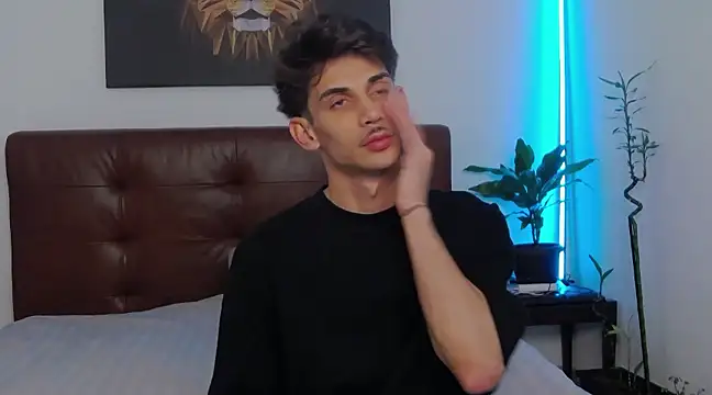 Snapshot of DanielCrush1 chatting on March 16, 1:17 pm DanielCrush1 online show from March 16, 1:17 pm