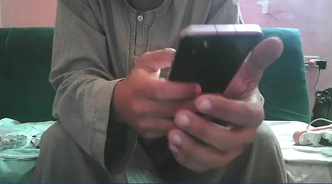 Snapshot of foxsanSs chatting on February 25, 8:36 am foxsanSs online show from February 25, 8:36 am