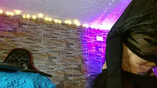 Snapshot of omar_alurba chatting on October 23, 1:42 am omar alurba online show from October 23, 1:42 am