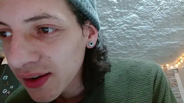 Snapshot of omar_alurba chatting on September 23, 11:04 pm omar alurba online show from September 23, 11:04 pm