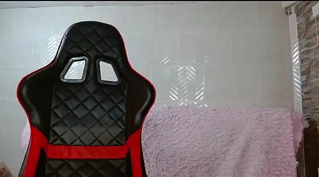 Snapshot of omar_alurba chatting on December 19, 6:01 pm omar alurba online show from December 19, 6:01 pm