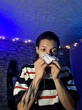 Snapshot of omar_alurba chatting on October 25, 11:06 pm omar alurba online show from October 25, 11:06 pm